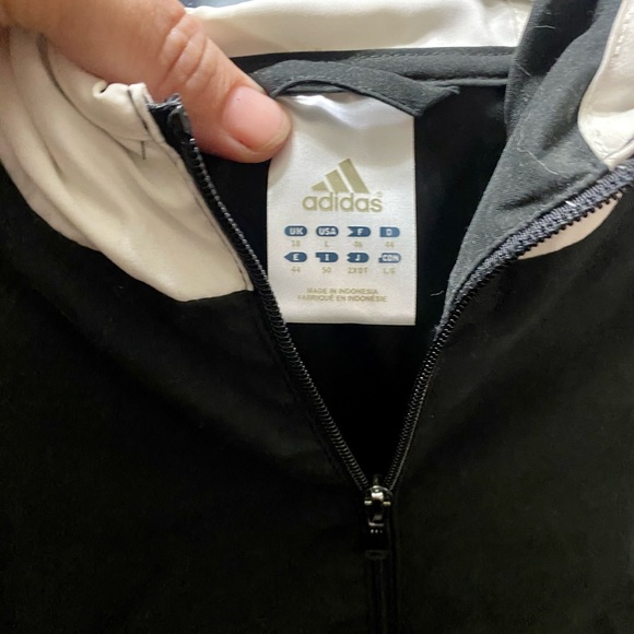 Ladies Adidas Black & White Lightweight Windbreaker Hoodie Size Large - Picture 3 of 9